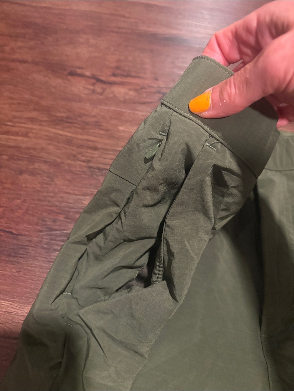 Fabletics The One Pant, Olive Green polyester Chino/ golf Pants - Picture 3 of 6